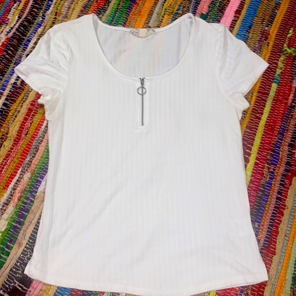 Women’s White Top